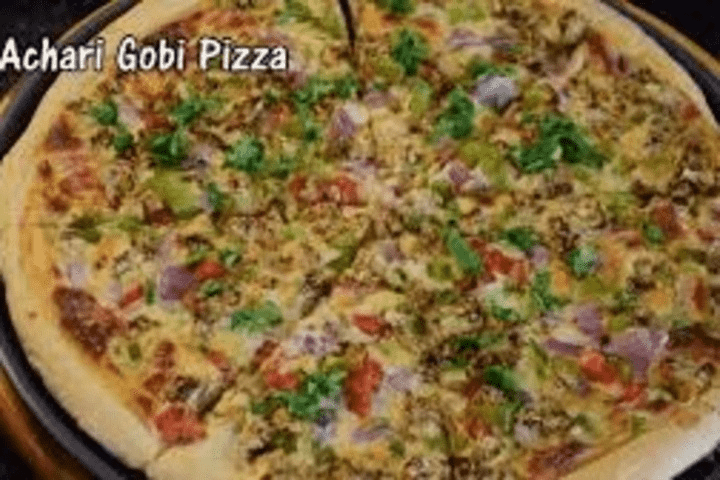 Gobi Achari Pizza