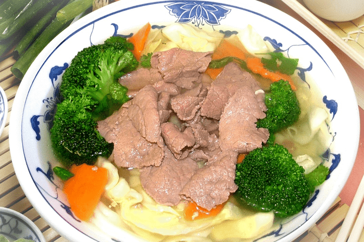 81. Slide Beef Vegetable Noodle Soup