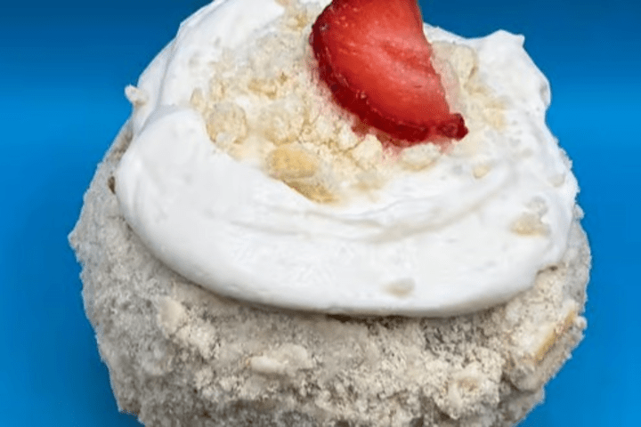 Strawberry Cheesecake Stuffed Chessman Caramel Apple
