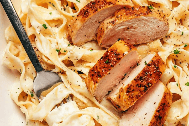 Fettuccine Alfredo with Chicken Creamy