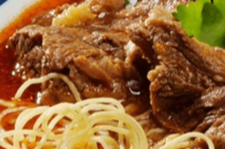 16. Beef Stew with Tendon Vermicelli & Noodle