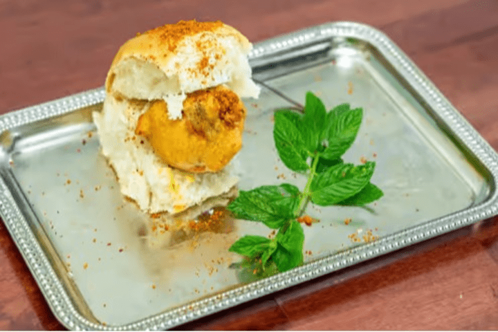 Vada Pav (1 Piece)