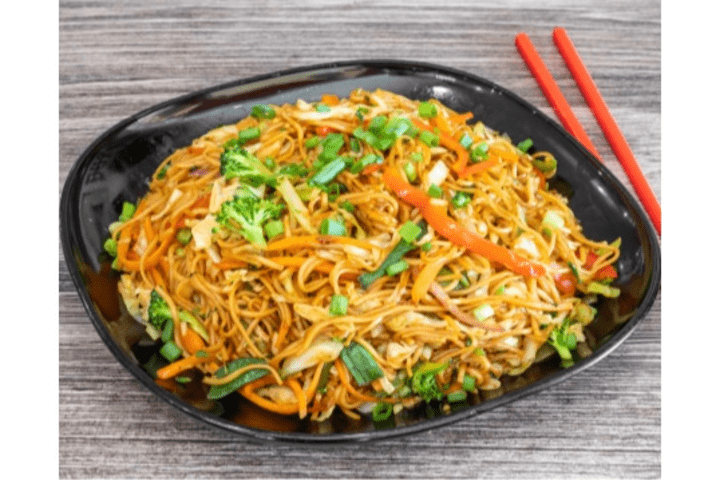 Veg Hakka Noodles (Chowmein)