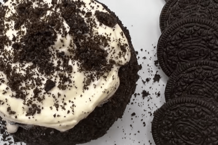 Oreo Cheesecake Stuffed Caramel Apple
