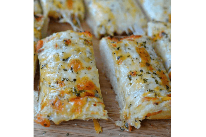 CHEESE GARLIC BREAD