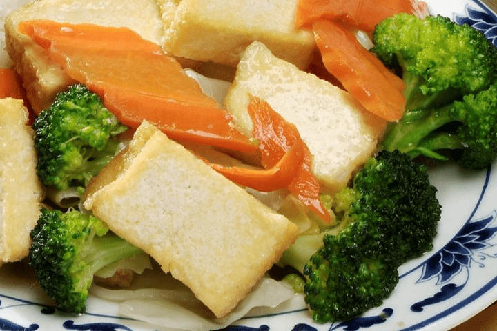 64. Chow Vermicelli with Vegetable & Tofu